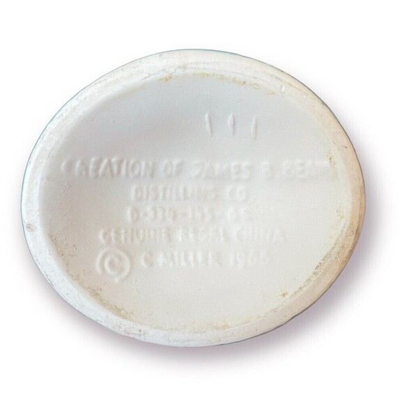 VINTAGE 1966 James B Beam Distilling Co Ceramic Decanter - Picture 4 of 4